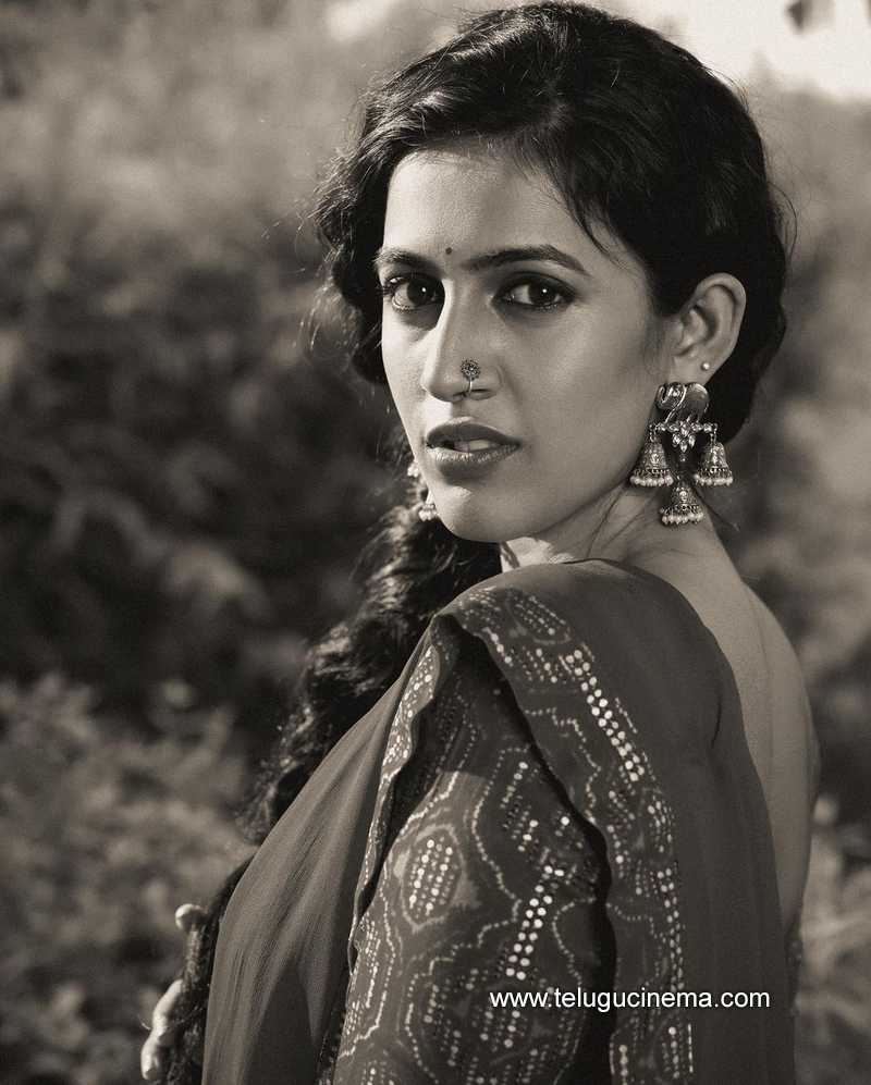 niharika stills 270323 005