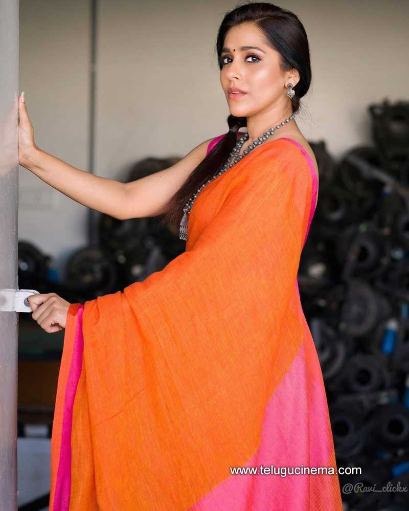 Rashmi Gautam in an Orange Saree | Telugu Cinema