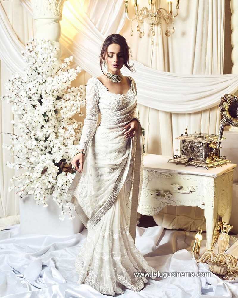 Gomed Fashion Trisha White Orgenza Silk Saree With Embroidery Design at Rs  1499/piece in Bengaluru