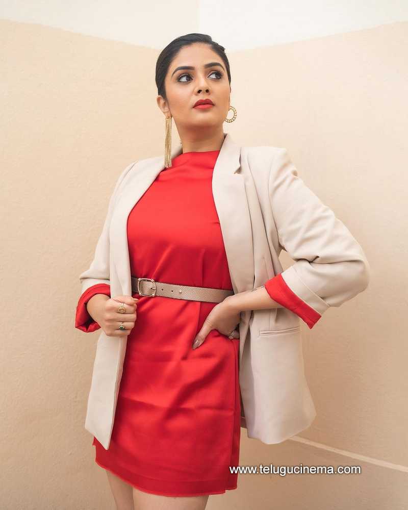 sreemukhi stills 240323 008