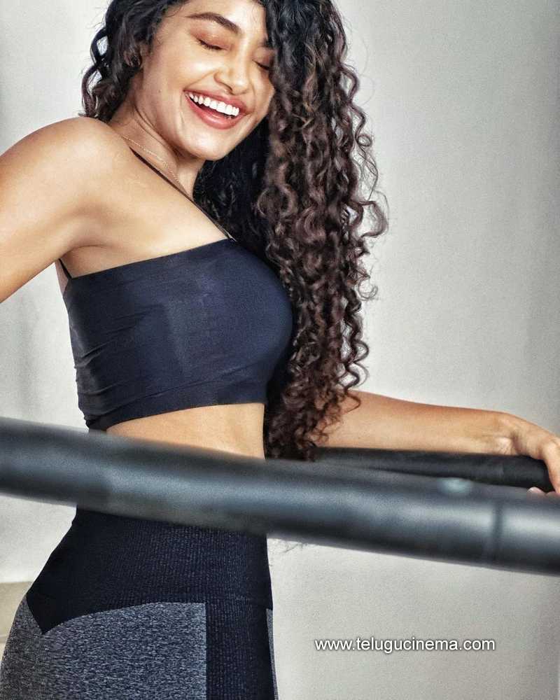 Anupama Parameswaran adds heat to global warming! Telugu Cinema