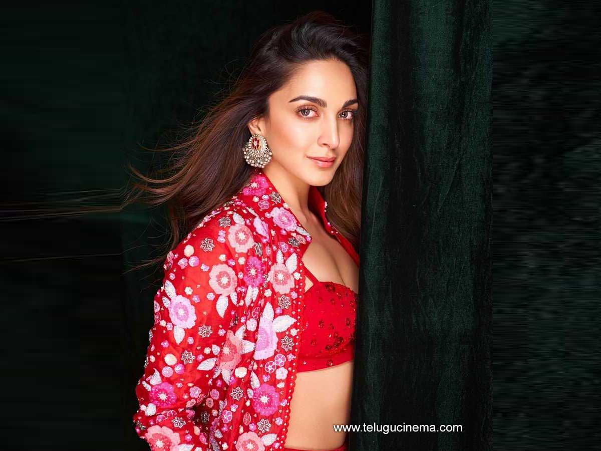 Kiara Advani is in mood for red | Telugu Cinema