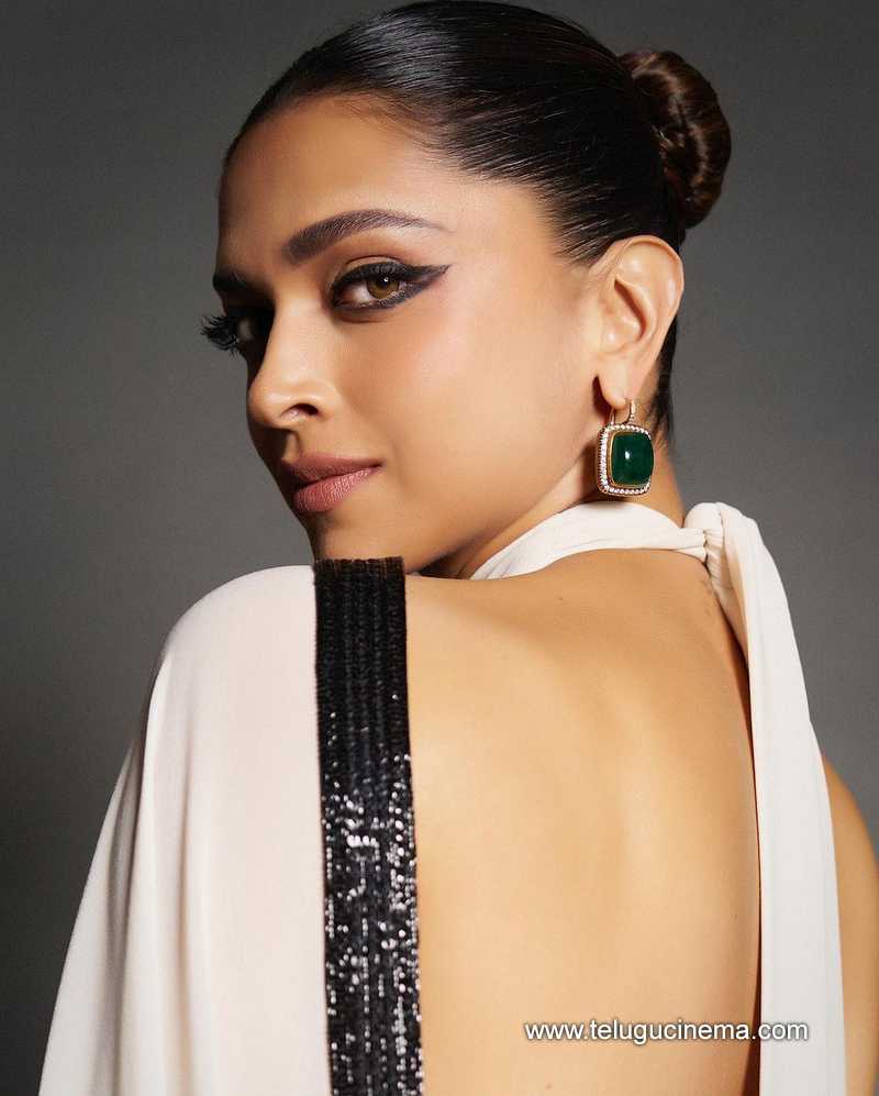 Jawan' Actress Deepika Padukone Inspired Blouse Designs for