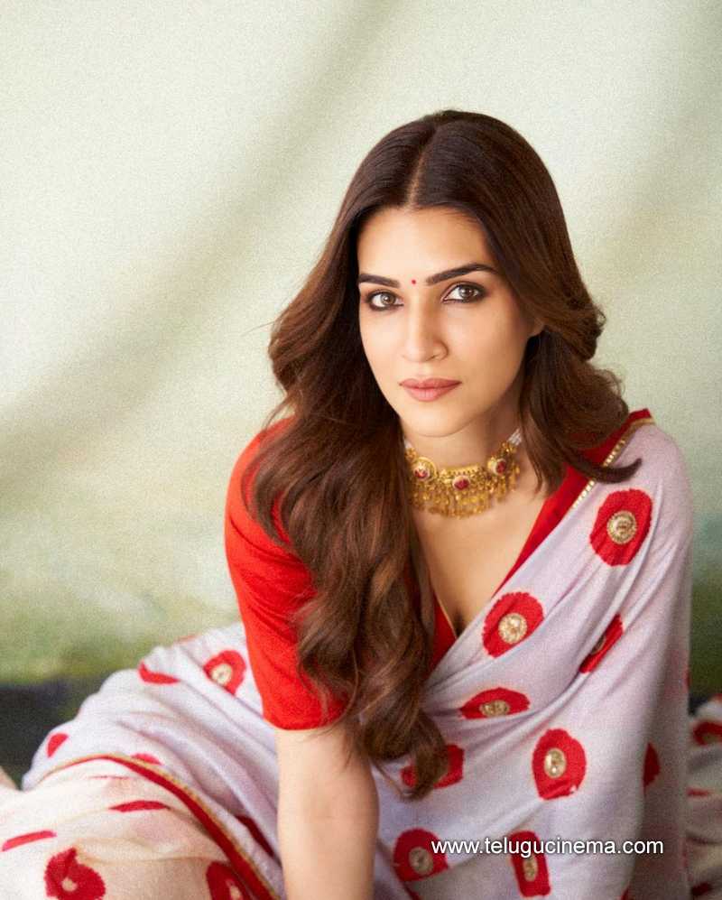 Kriti Sanon, the Saree girl! | Telugu Cinema