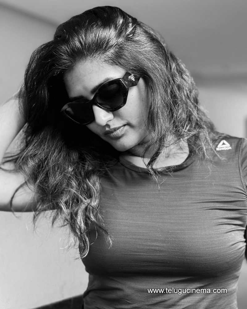 eesha stills 270124 008