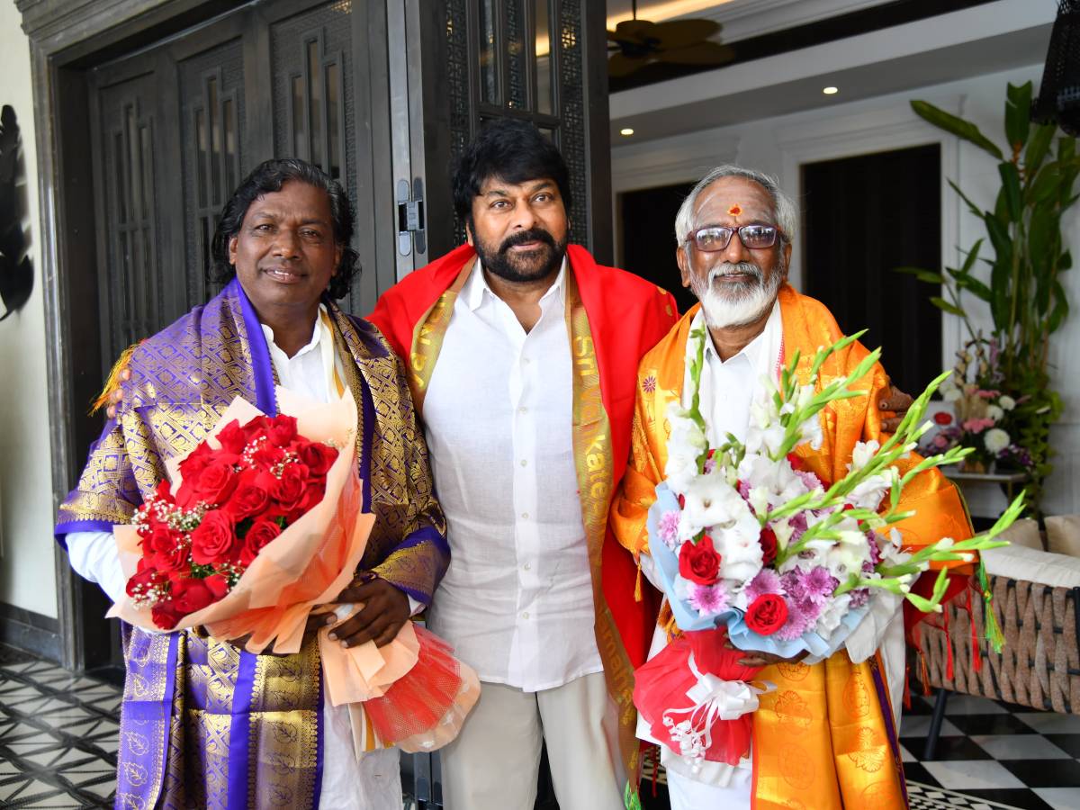 పద్మవిభూషణ్ ని కలిసిన పద్మశ్రీలు 1 Padma Vibhushan