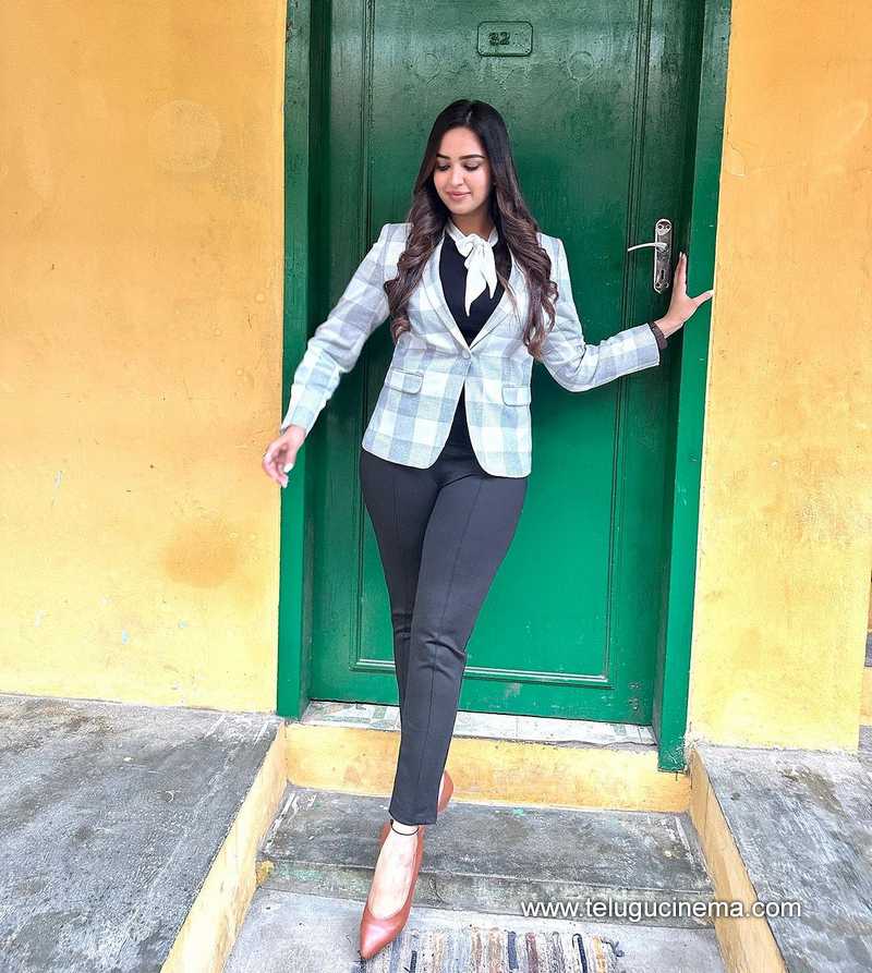 pujitha stills 080124 004