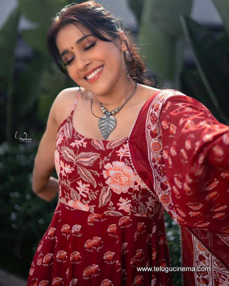 rashmi stills 080124 005