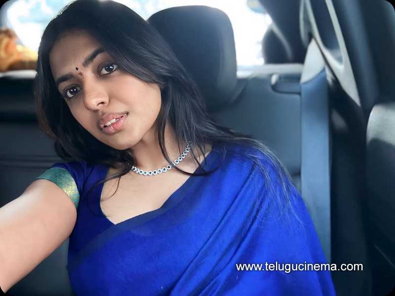 shivani stills 100124 004