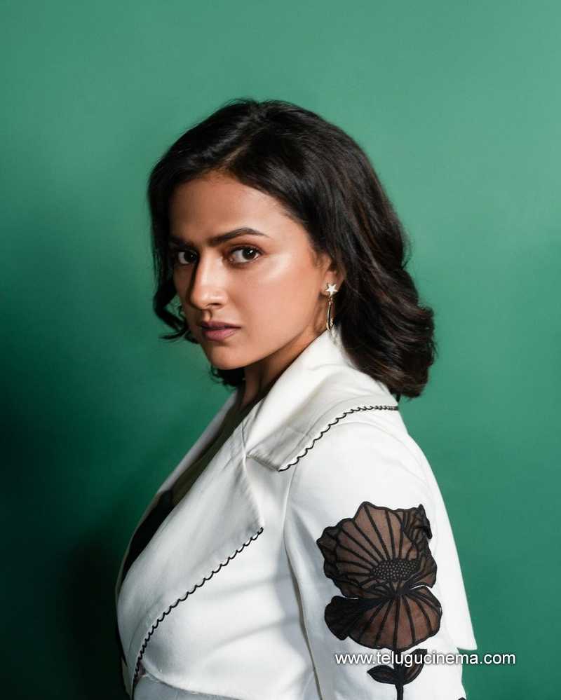 shraddhasrinath stills 030124 001