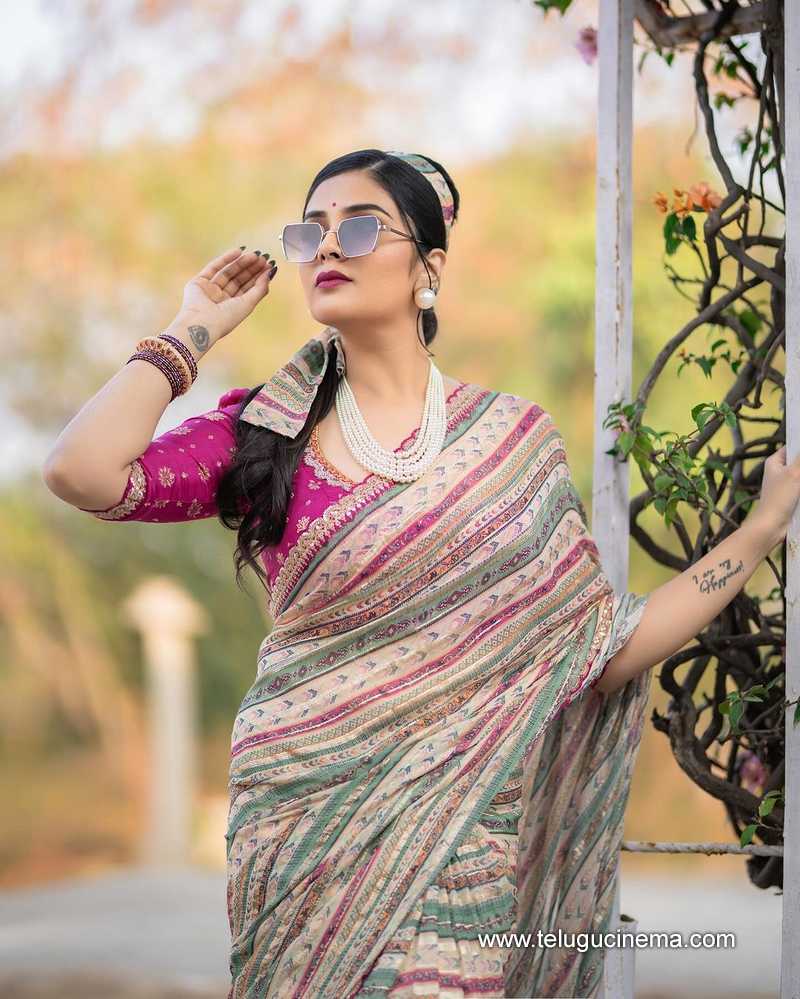 sreemukhi stills 200124 004