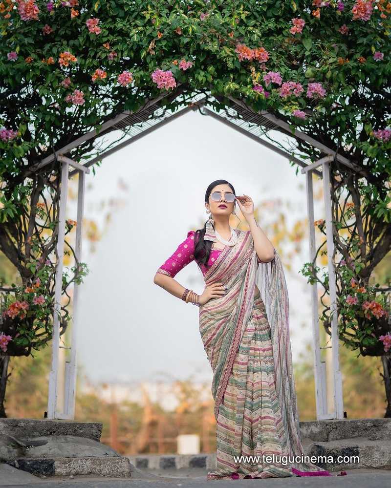 sreemukhi stills 200124 009