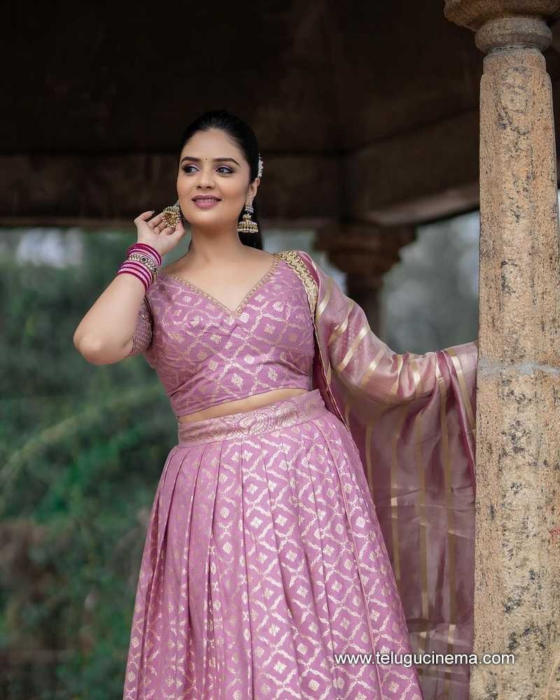 sreemukhi stills 270124 006
