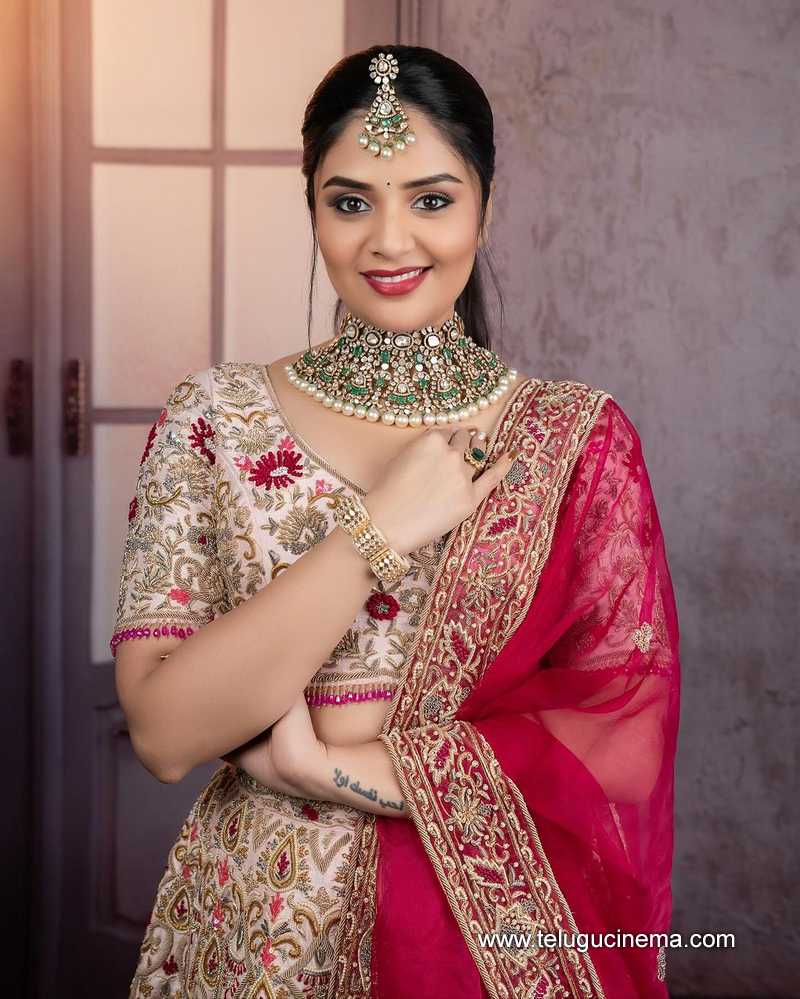 sreemukhi stills 310124 002