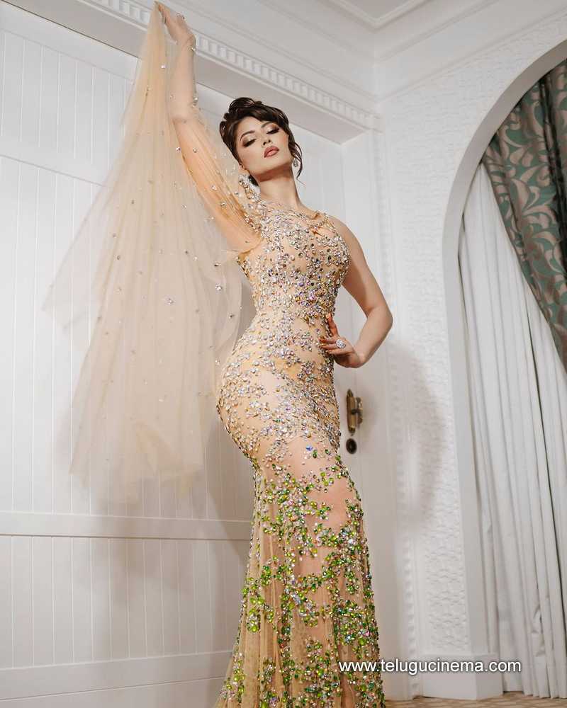 urvashi stills 160124 003