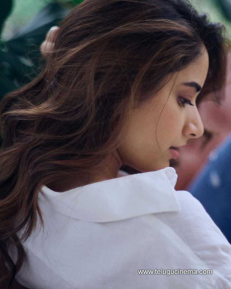 ashika stills 24022400000007
