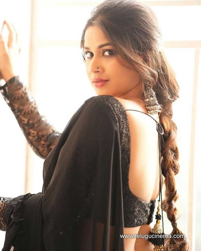 inaya stills 20022400000004