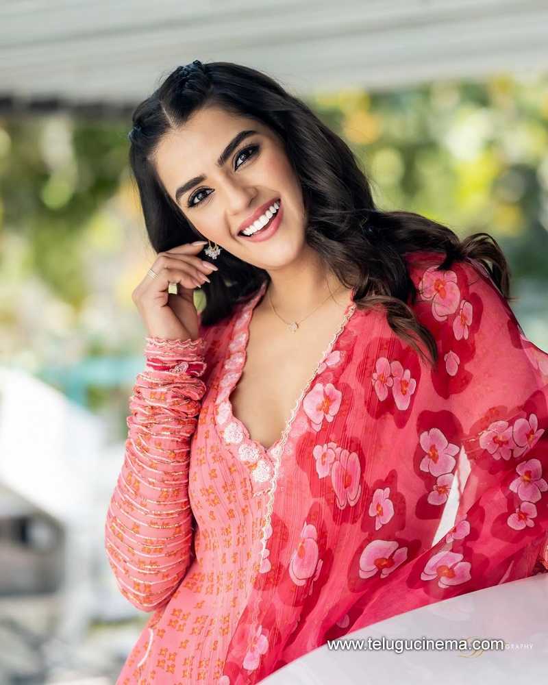 kavyathapar stills 27022400000003 1