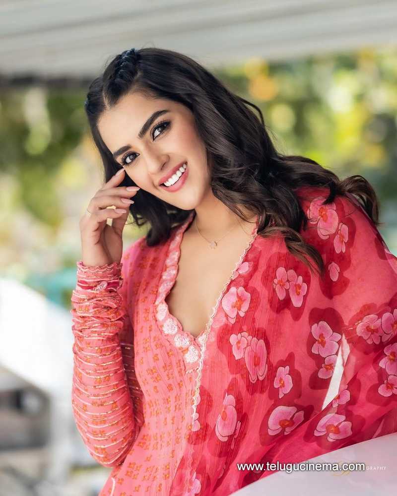 kavyathapar stills 27022400000005