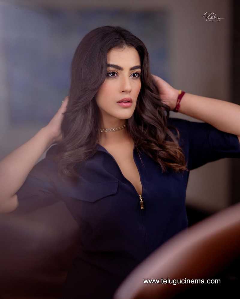 kavyathaper stills 17022400000004