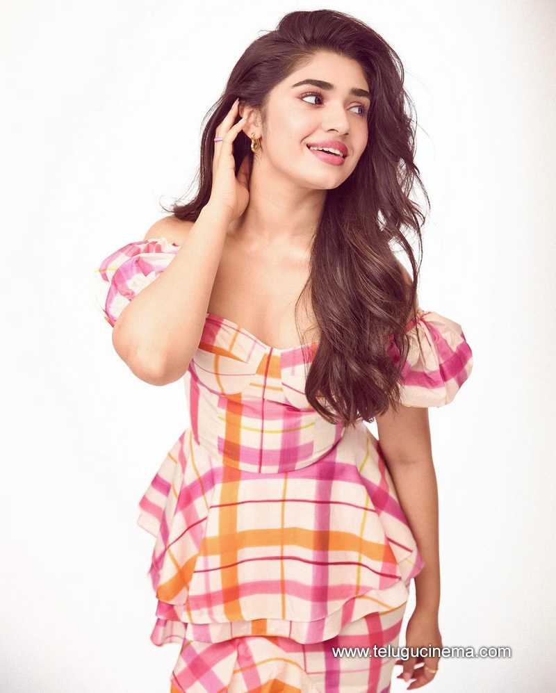 kritishetty stills 26022400000003