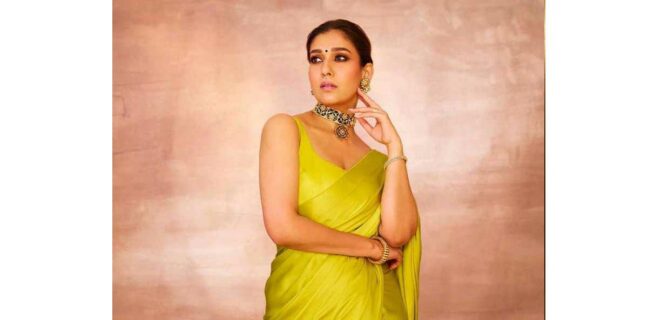 SAREE BELOW NAVEL PHOTOS: Nayanthara And Simbu New Photos 2015