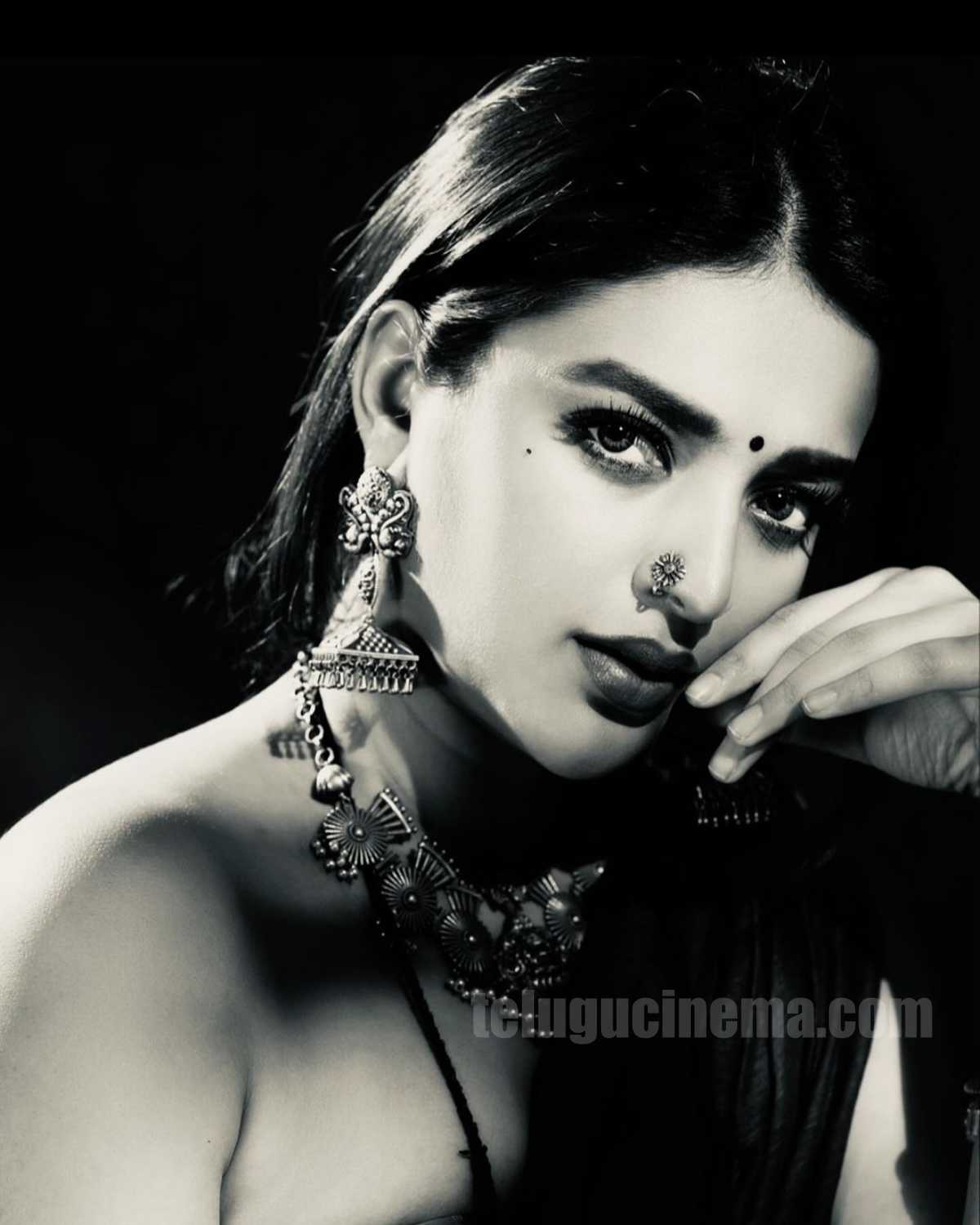 Nidhhi Agerwal