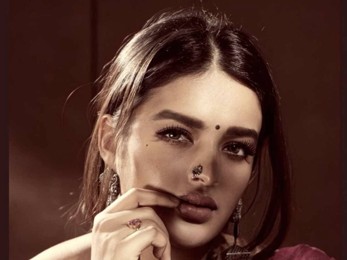 Nidhhi Agerwal Flaunts Her Nosering 