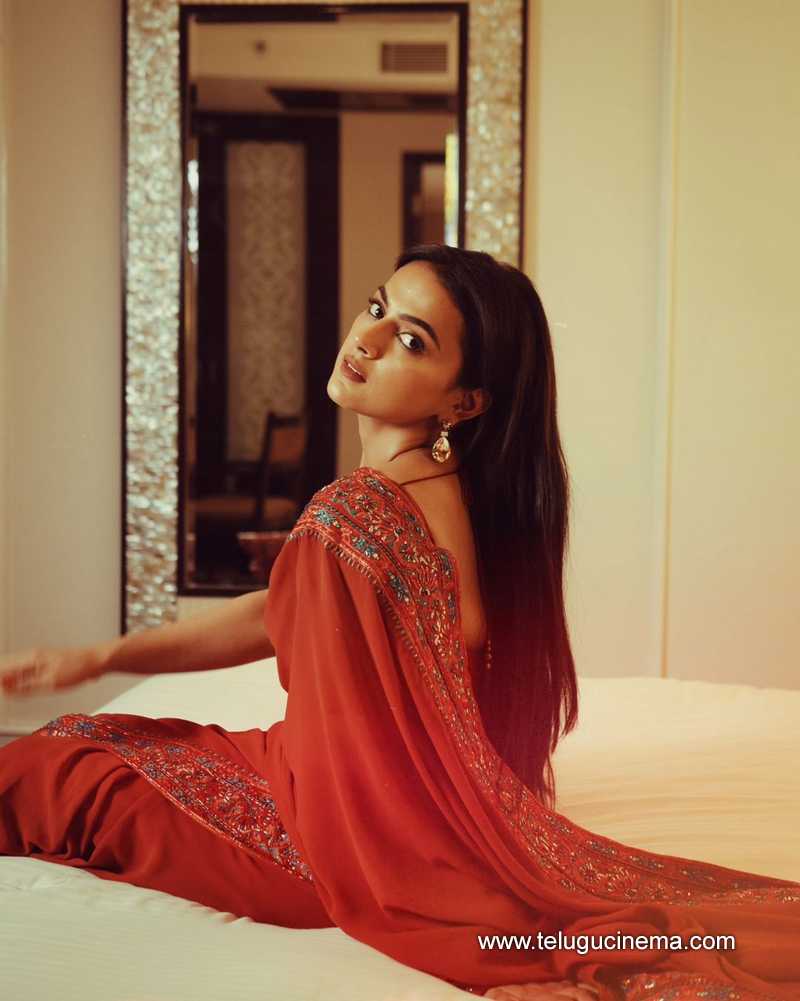 shraddha stills 15022400000008