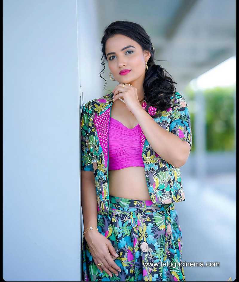 sirihanumanthu stills 23022400000004