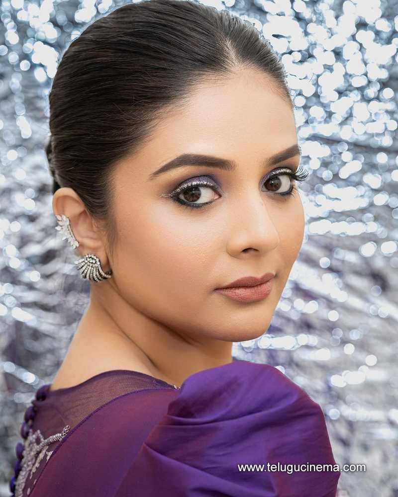 sreemukhi stills 26022400000005