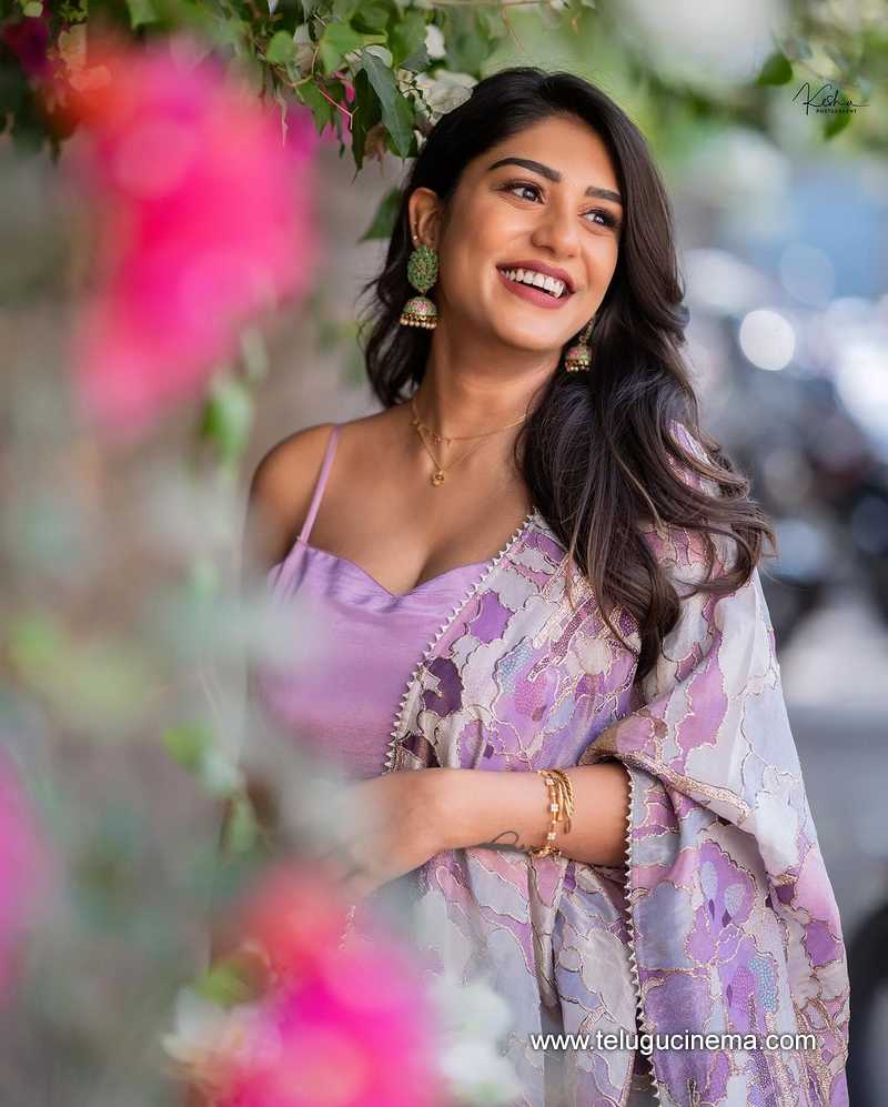 suprita stills 01022400000003
