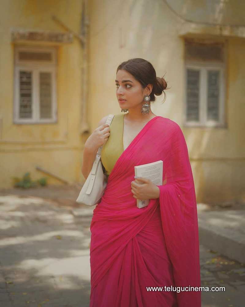ayeshakhan stills 23032400000006