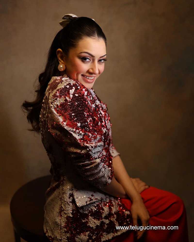 hansika stills 01032400000007