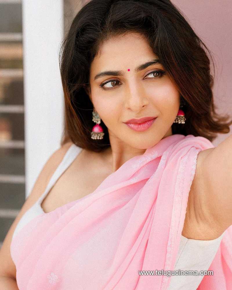 iswarya stills 18032400000002