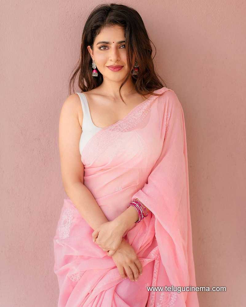 iswarya stills 18032400000003