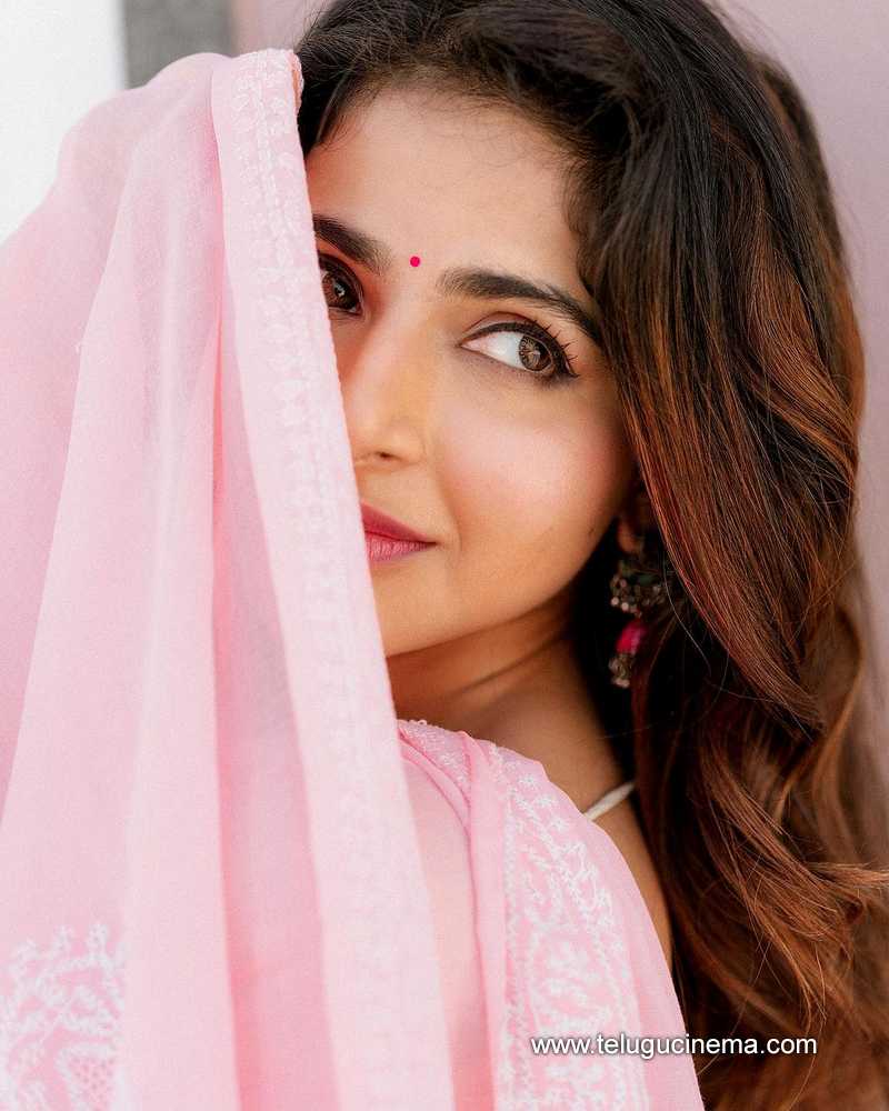 iswarya stills 18032400000008
