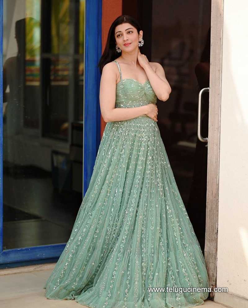 pranita stills 01032400000002