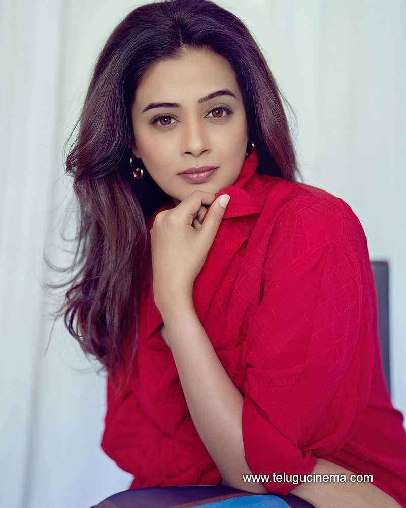 Priyamani in a casual red short | Telugu Cinema