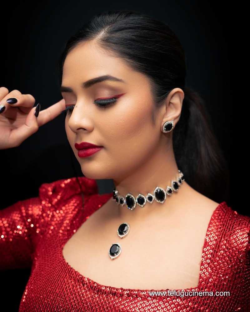 sreemukhii stills 12032400000003