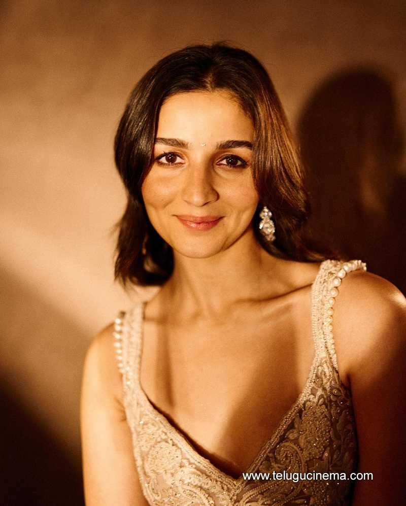 aliabhatt stills 250424 06