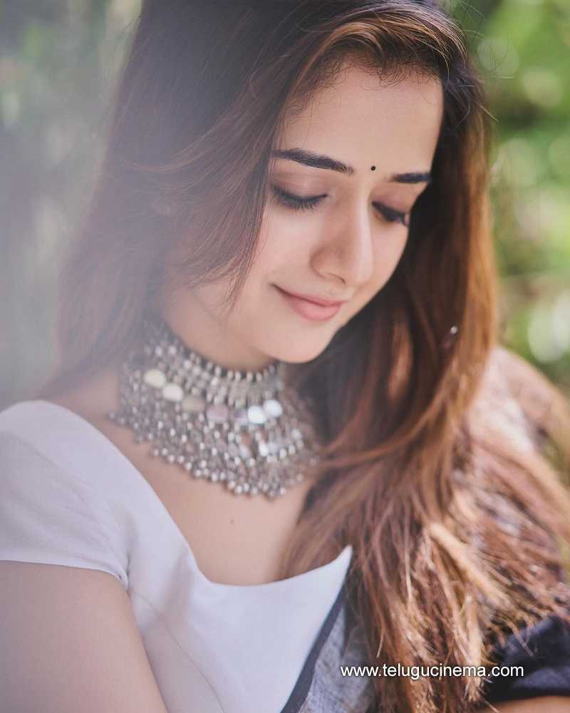 Ashika Ranganath spells magic in a black saree | Telugu Cinema