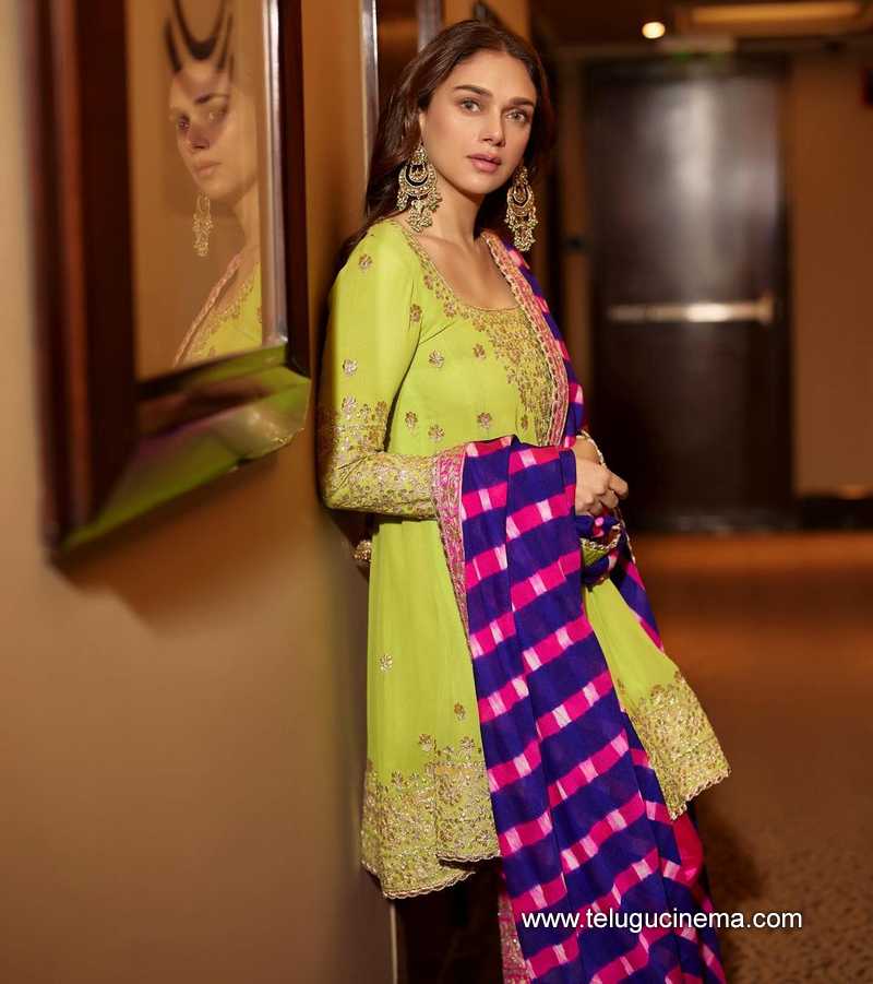 atidirao stills 110424 04