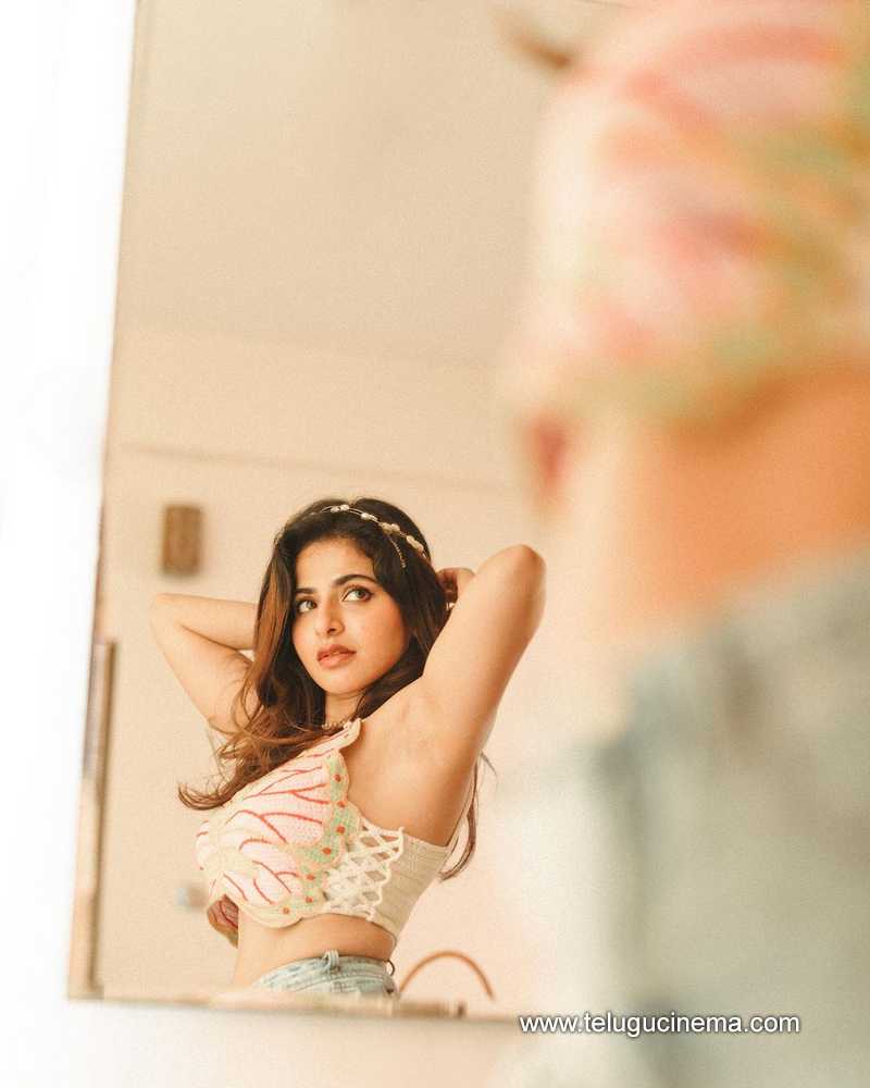 iswarya stills 080424 02