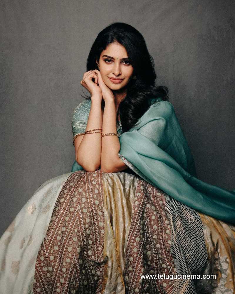 manasa stills 120424 03
