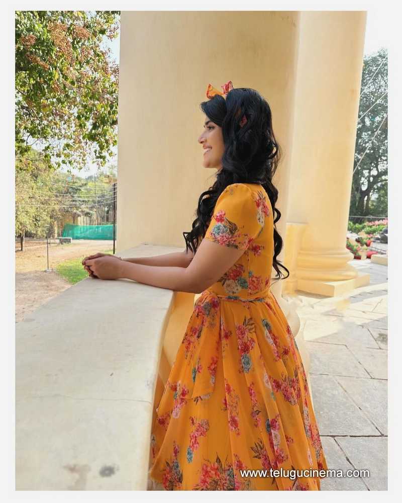 megha stills 100424 02