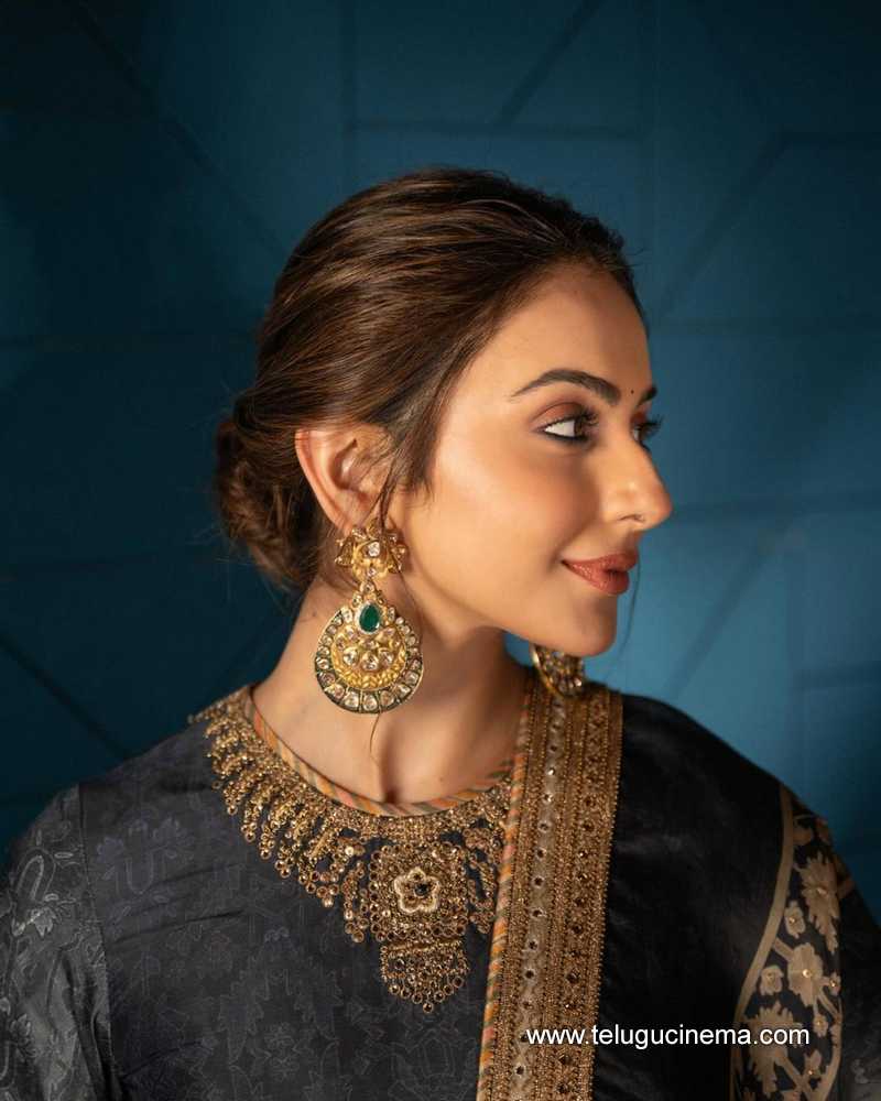 rakul stills 250424 04