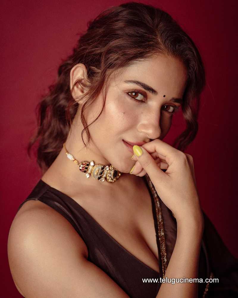 ruhani stills 290424 08