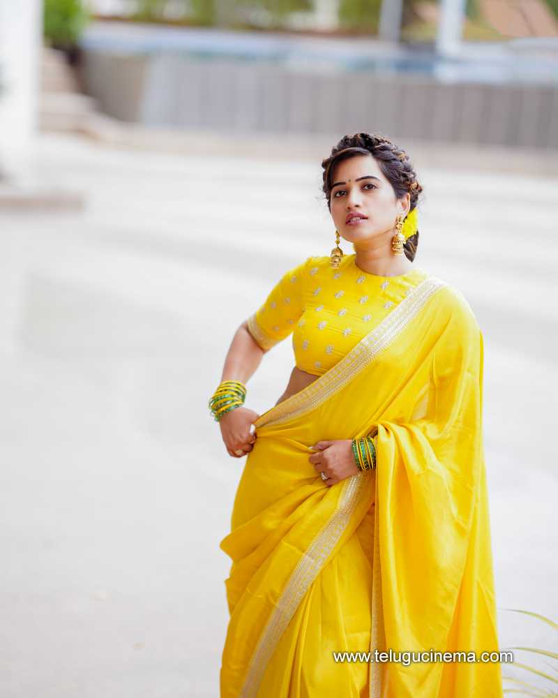 sravanthi stills 230424 02 1