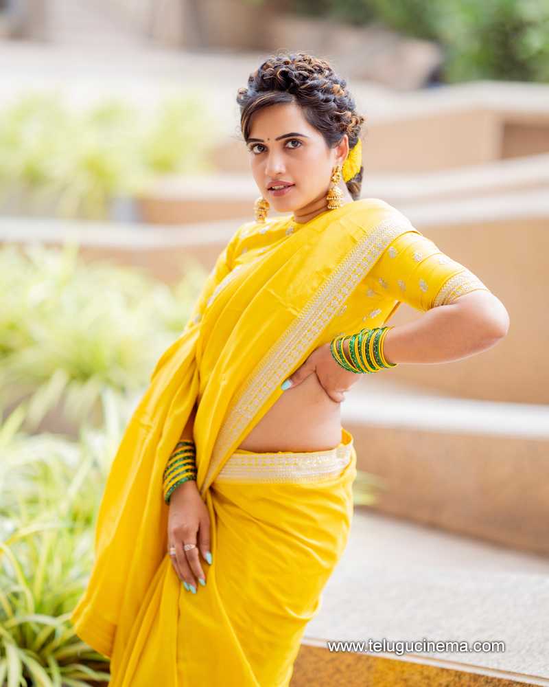 sravanthi stills 230424 04